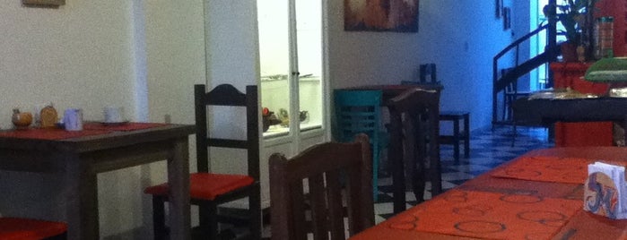 Vermelho Cafe is one of สถานที่ที่ artdivi007 ถูกใจ.