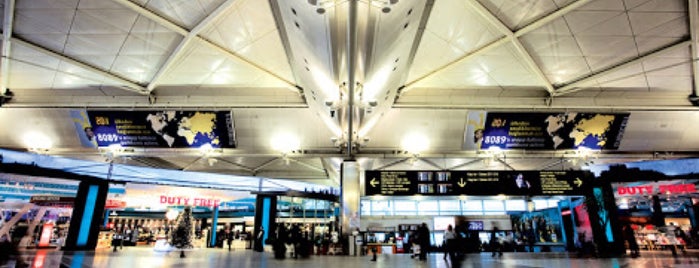 Aeropuerto Ataturk de Estambul (ISL) is one of Lugares favoritos de Atif.