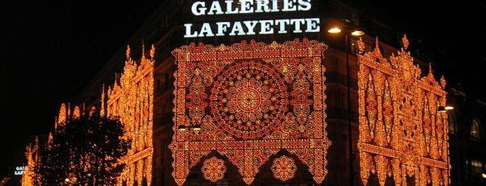 Galeries Lafayette Haussmann is one of Orte, die Nikita (my Alter) gefallen.