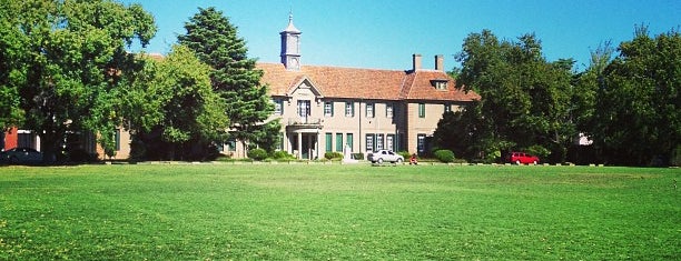 St. George's College is one of Orte, die Mara gefallen.