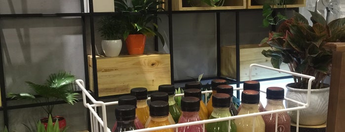 soGREEN cold pressed juice boutique is one of hanoi.