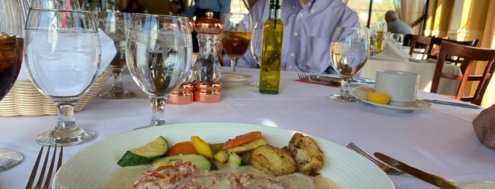 Alfie's Italian Resturant is one of Adam J.'ın Beğendiği Mekanlar.