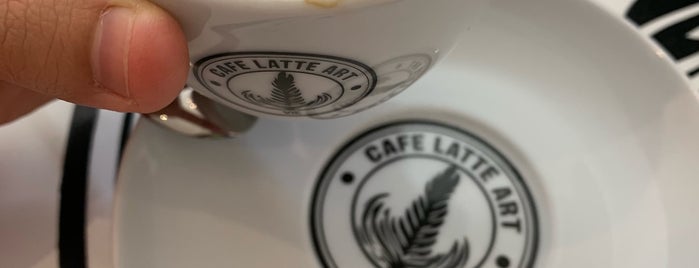 Cafe Latte Art is one of Orte, die Dmitry gefallen.