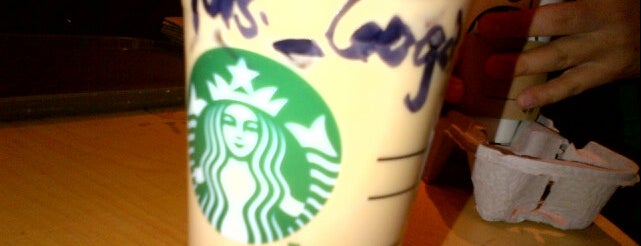 Starbucks is one of DrAbdullahさんのお気に入りスポット.