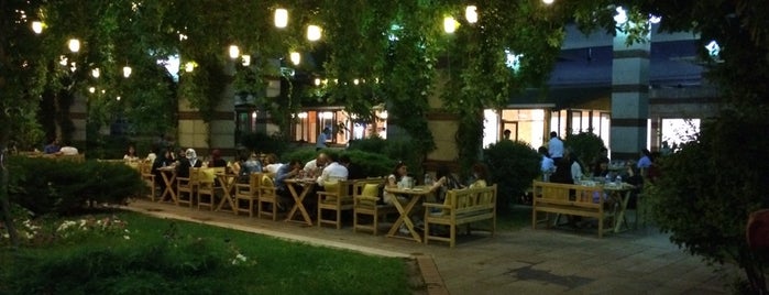 Cihangir Restoran is one of Sevgi'nin Beğendiği Mekanlar.