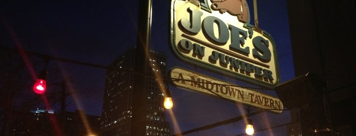 Joe's on Juniper is one of สถานที่ที่ Ray L. ถูกใจ.