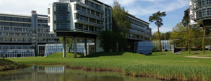 Kongresshotel Potsdam am Templiner See is one of Orte, die Henning gefallen.