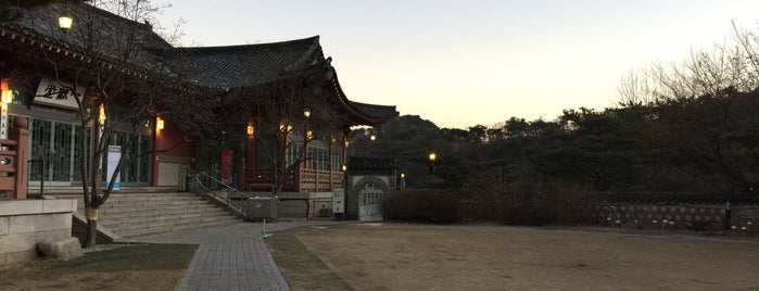 SamcheongGak is one of Must-Visit Places -my favorite.
