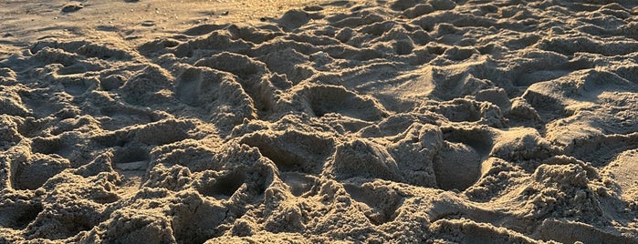 Mickler's Landing (Beach) is one of Places to visit.