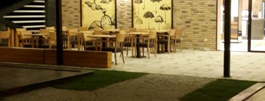 HUBB Lounge & Garden is one of Locais curtidos por 'Özlem.