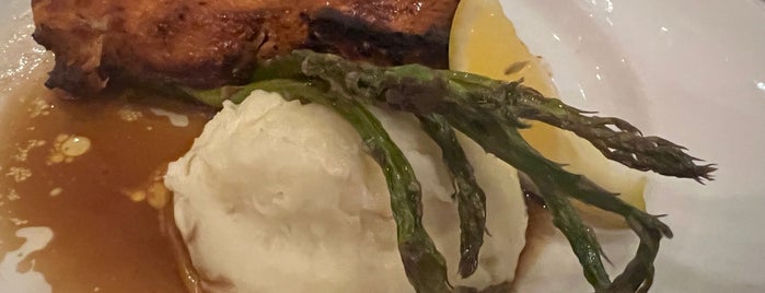 Big Fin Seafood is one of Restaurantes Orlando.
