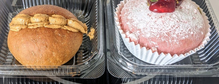 Asanoya Boulangerie is one of Singapore - Cafes/Cakes.