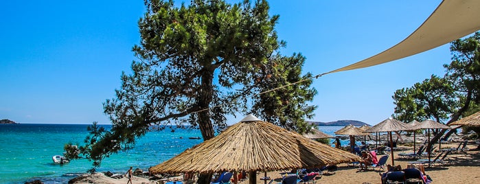 Blue Velvet Beach Bar - Psili Ammos is one of Lieux qui ont plu à Murat.