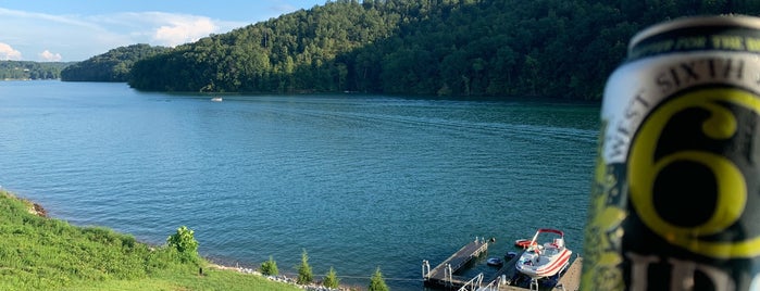 Sugar Hollow Dock is one of Member Discounts: South East.