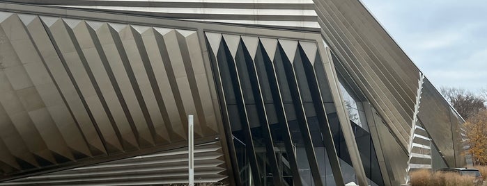 Eli & Edythe Broad Art Museum is one of Museums / Arts / Music / Science / History venues.
