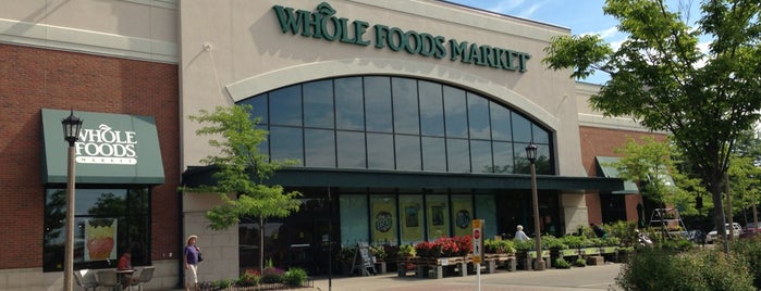 Whole Foods Market is one of Gespeicherte Orte von Vanessa.