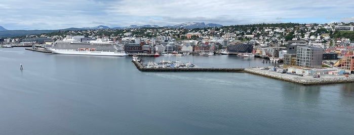 Tromsøbrua is one of Lugares favoritos de Ketil Moland.
