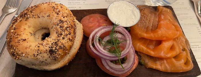 Russ & Daughters Café is one of Lieux qui ont plu à Ketil Moland.