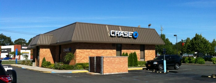 Chase Bank is one of Locations.