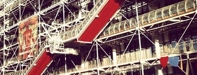 Centre Pompidou – Musée National d'Art Moderne is one of Voyages.