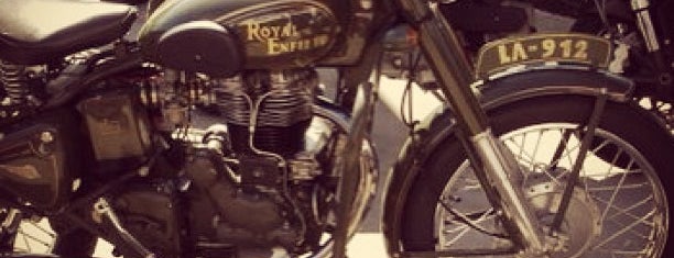 Royal Enfield, Classic Motorbikes is one of Orte, die Marlon gefallen.