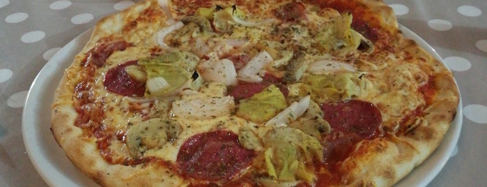 Pizzaria iL pirata is one of NikNakさんのお気に入りスポット.
