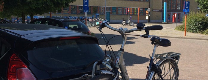 Parking Station Dendermonde is one of Station Dendermonde.