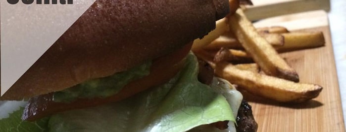 Rebounds Sports Burger Bar is one of #WHIN&DINE:Washington Heights & Inwood Week '15.
