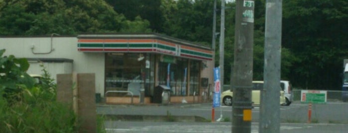 7-Eleven is one of 行きつけのスポット.