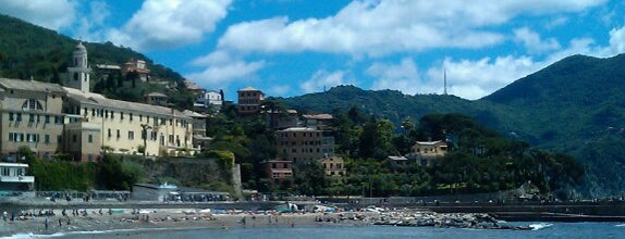 Spiaggia di Recco is one of Lugares favoritos de Kerem.