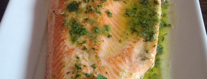 Fish Kitchen is one of Lugares favoritos de Mark.
