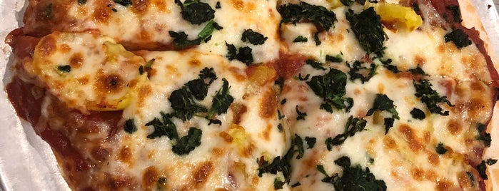 LaRosa's Pizzeria is one of Posti che sono piaciuti a Heather.