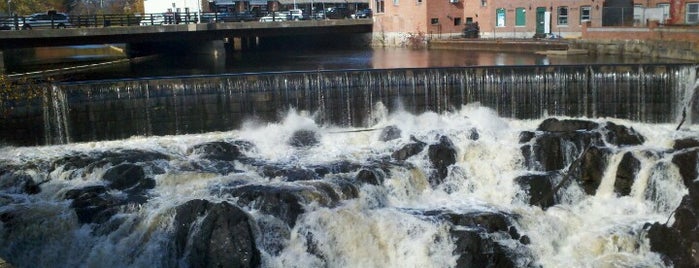 Rivermill at Dover Landing is one of Orte, die John gefallen.