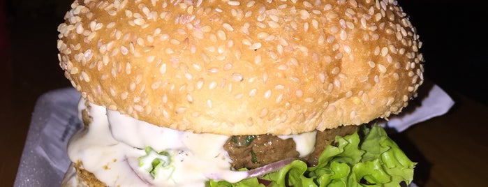 Guerrilha - Food Truck Burger is one of Bc - Pref.