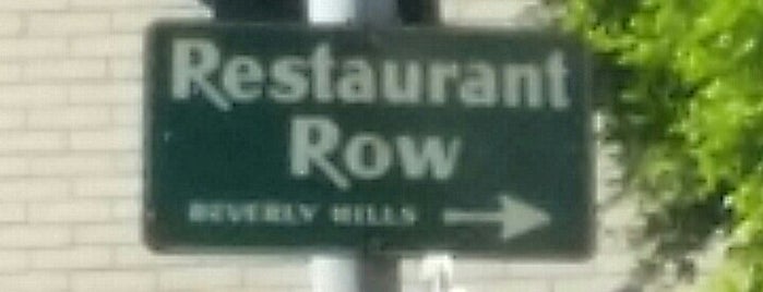 Restaurant Row- Beverly Hills is one of Orte, die Tumara gefallen.