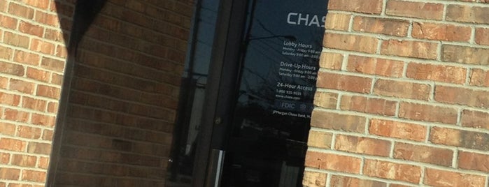 Chase Bank is one of Tempat yang Disukai Ben.