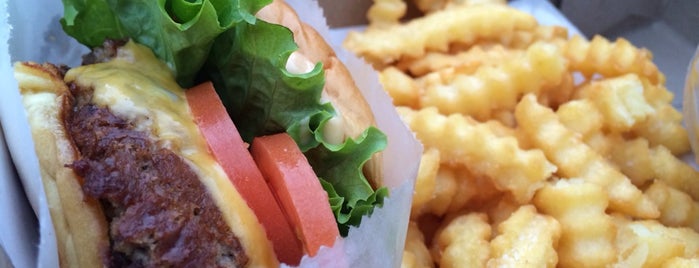 Shake Shack is one of S&R Burger Map.