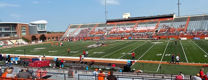 Doyt L Perry Stadium is one of College Football Stadiums.