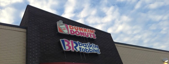 Dunkin' / Baskin-Robbins is one of Lugares favoritos de Gregg.