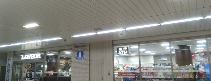 ローソン 新富町メトロピア店 is one of コンビニ.