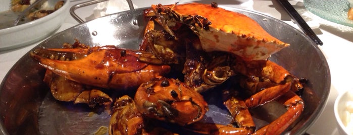 Majestic Bay Seafood Restaurant is one of Locais curtidos por Calvin.