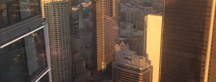 No Dive Bar @ Intercontinental DTLA is one of Lugares guardados de Kelley.