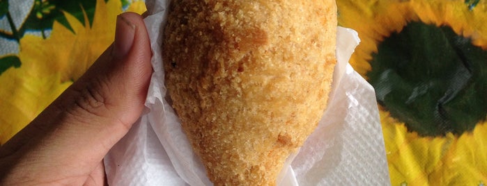 Coxinha Tavares Bastos is one of 60 Friturinhas para conhecer em Belém.