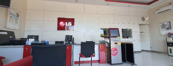 LG Office & Service Center is one of Tempat yang Disukai Ibu Widi.