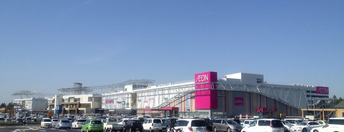 AEON Mall is one of Orte, die Sada gefallen.