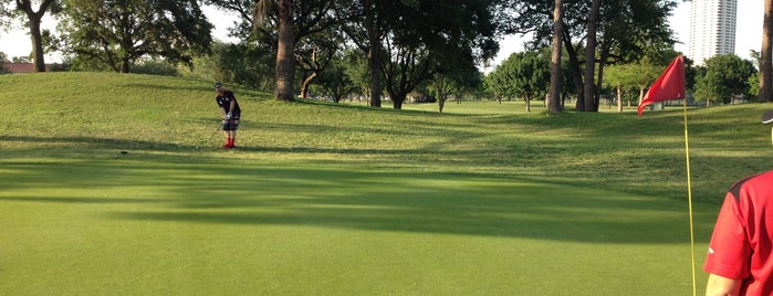 Hermann Park Golf Course is one of Harv'ın Beğendiği Mekanlar.