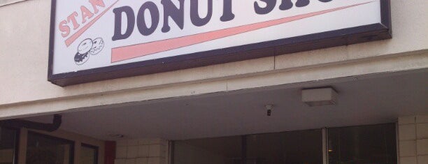 Stan's Donut Shop is one of Tempat yang Disimpan Dat.