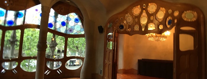 Casa Batlló is one of Dicas de Sophia.