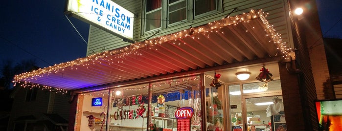 Ranison's Ice Cream & Candy Shop is one of Orte, die Becky gefallen.