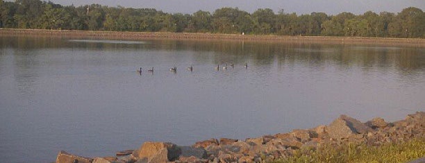 Brick Reservoir is one of icelle'nin Kaydettiği Mekanlar.